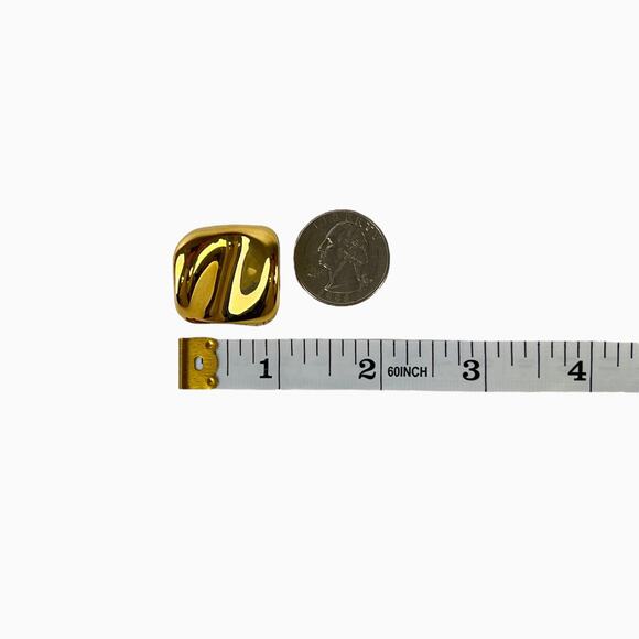 Avon Vintage Earrings Polished Perfection Gold Tone Wavy Square Pierced Shiny - Picture 9 of 9